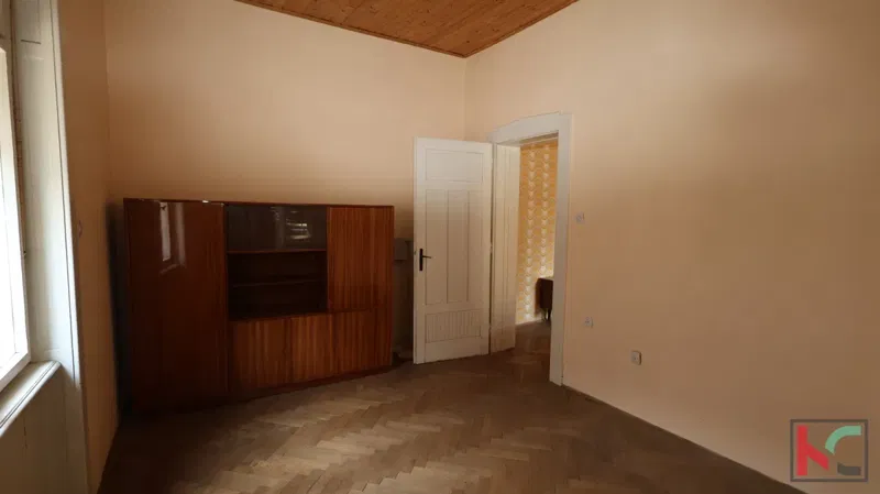 MONTE ZARO, PULA, EDIFICIO AUSTRO-UNGARICO, 1° PIANO, 3S+DB #VENDITA – 2
