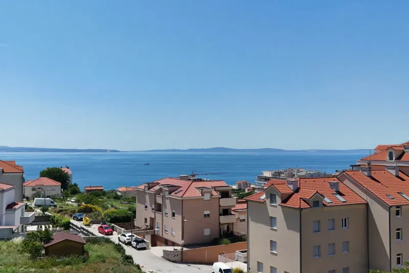 One-bedroom apartment with sea views – 3