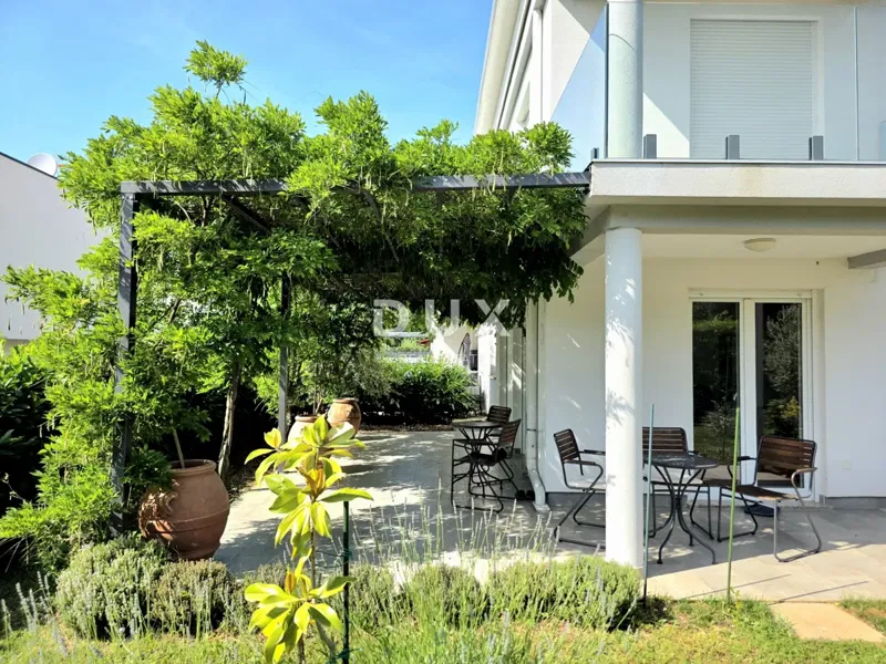 ISTRIA, POREČ, DINTORNI - Casa familiare in posizione tranquilla, vicino al paese e ai suoi servizi. – 3