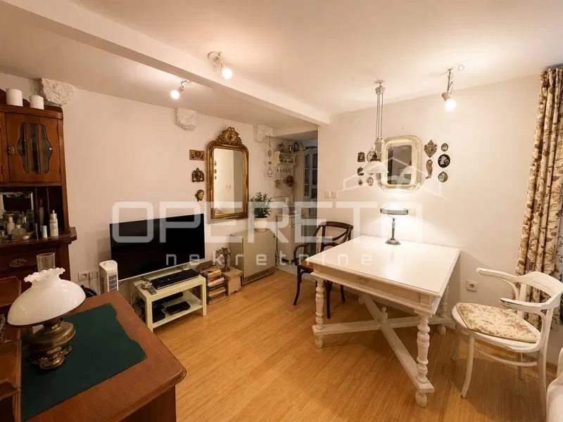Appartamento a Varoš – posizione tranquilla a un minuto dalla Riva di Spalato, 42m2 – 2