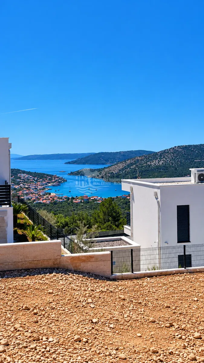 Premium plot above Vinišće bay/permit, project and open view – 3