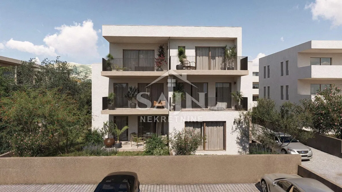 Kaštela/Poslovni prostor 50 m od mora