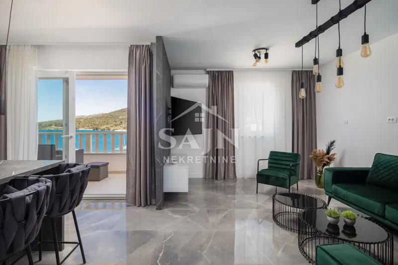 Marina/Luxury Furnished Seafront Apartment S4 – 3