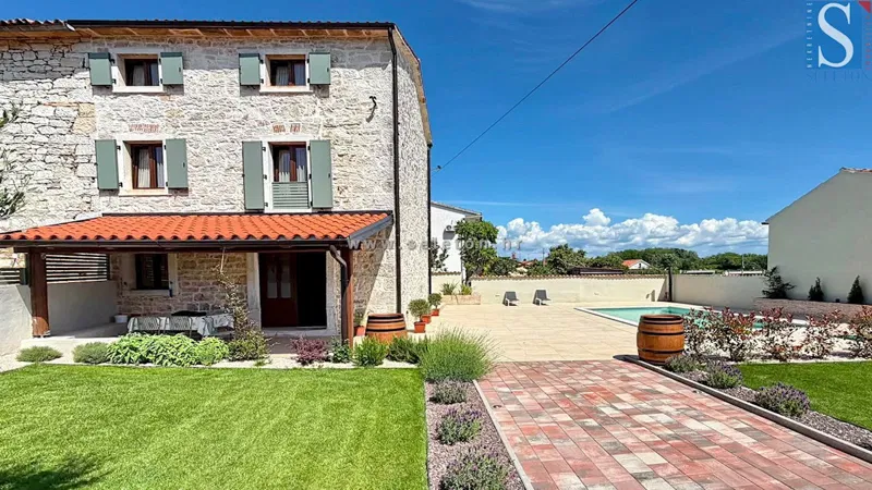 Istria, dintorni di Poreč-Parenzo, casa in pietra ristrutturata di 128 m2 con piscina – 2