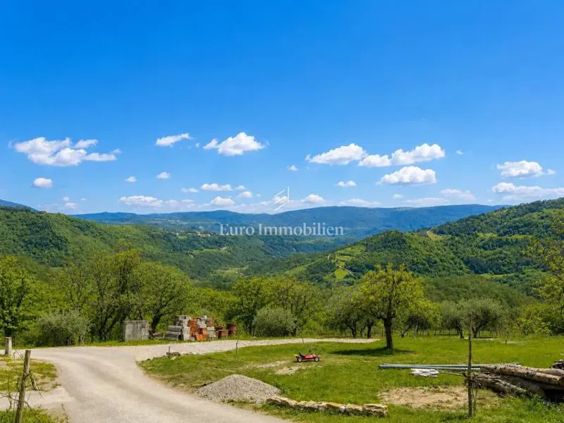 Istria, dintorni di Buzet – Terreno edificabile 2.744 m² – 2
