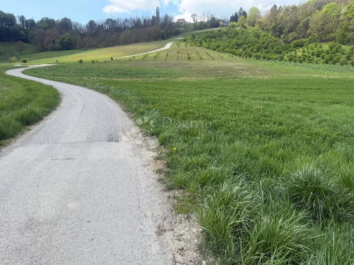 Сельскохозяйственная земля Gornje Makojišće, Novi Marof, 1.288m2