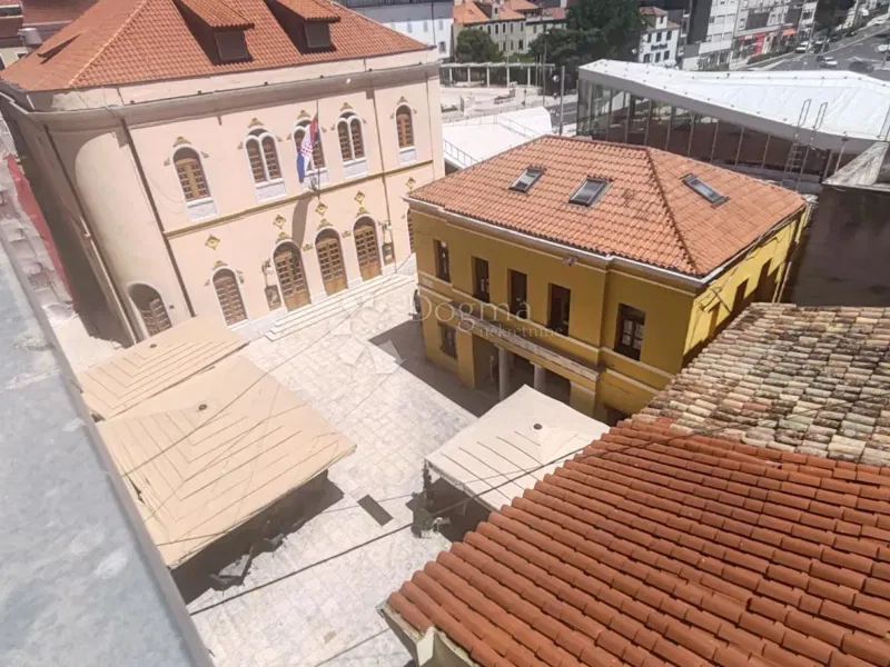 В СТАРОМ ЯДРЕ ШИБЕНИКА - КВАРТИРА 114 м2 С ДВУМЯ ТЕРРАСАМИ И ВИДОМ – 2