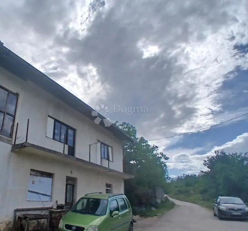 Casa Kestenovac, Donji Lapac, 345m2 – 2