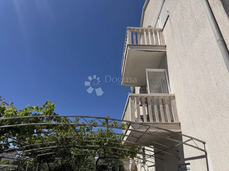 LEHETŐSÉG BRODARICÁN - Tengerközeli ház, 6 apartmannal és egy 3 szobás apartmannal!! – 3