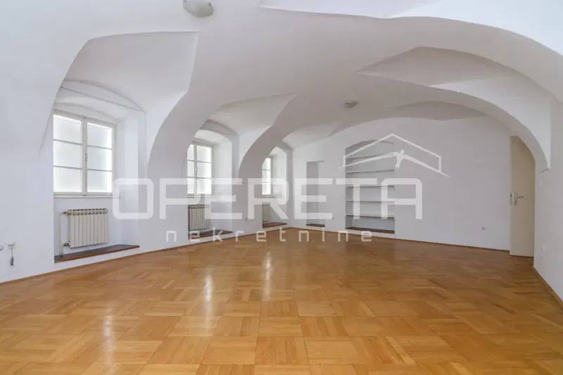 Rent, Office, Gornji grad, Gornji grad, 250m2 – 2