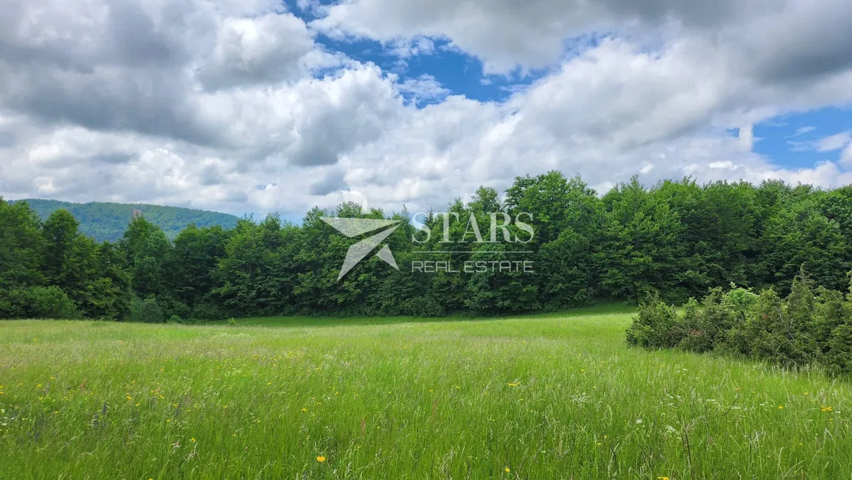 Gorski kotar, Stari Laz – građevinsko-poljoprivredno zemljište 1200 m2