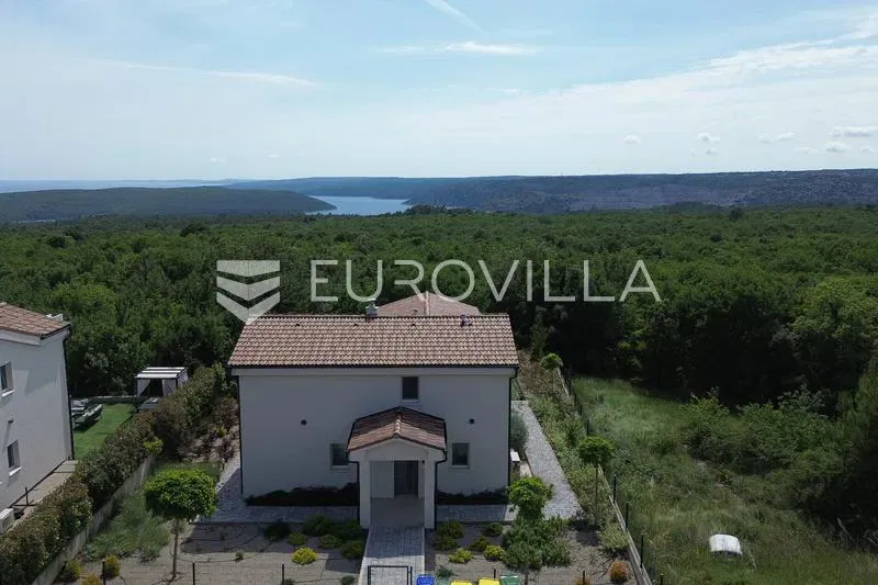 Istra, Sveti Lovreč Labinski, moderna vila s panoramskim pogledom na more
