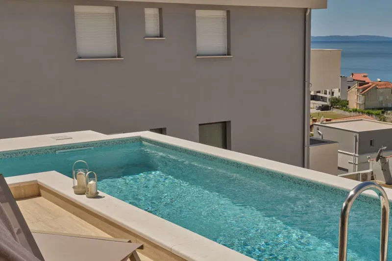 Esclusivo appartamento su tre livelli in una villa di lusso con piscina – 3
