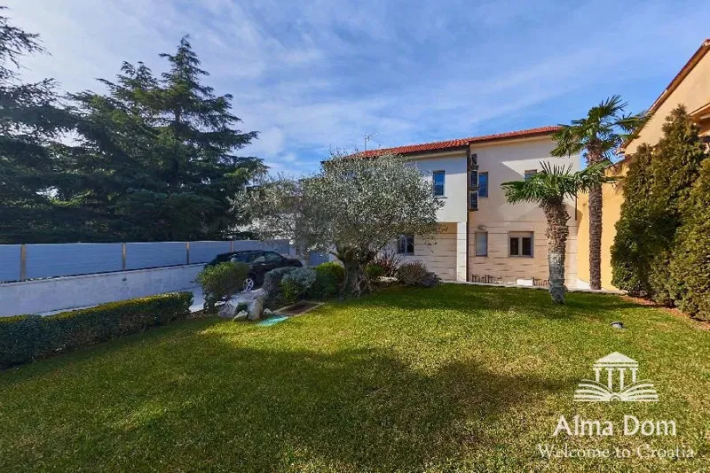 Prima filla-villa con garage e la piscina – 2