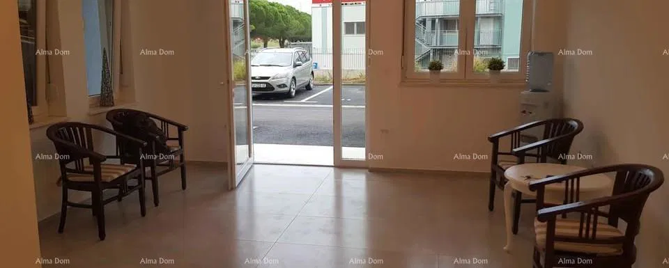 Prodaja poslovnog prostora s natkrivenim parking mjestom, Pula!,
