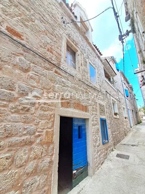 Renovated stone house on the island of Prvić – 2