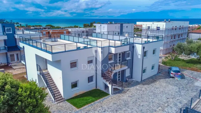Umag, new turnkey appartement with roof terrace! – 2