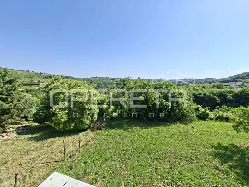 Istria, Momjan – house on three levels with an open view and a yard – 3