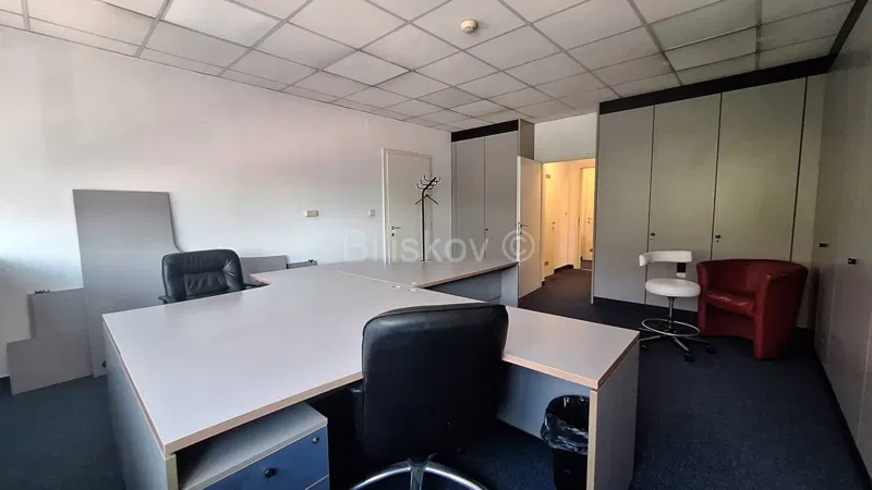 Lease, Trnje, Kanal, furnished office, 38 m², 2nd floor of an office building – 3