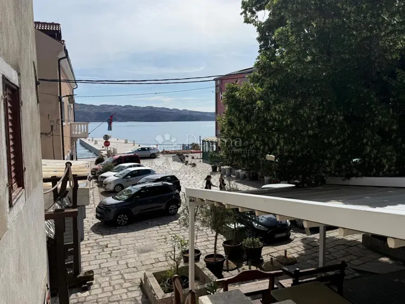 STAMBENO POSLOVNA PRILIKA TRG KORAK DO MORA