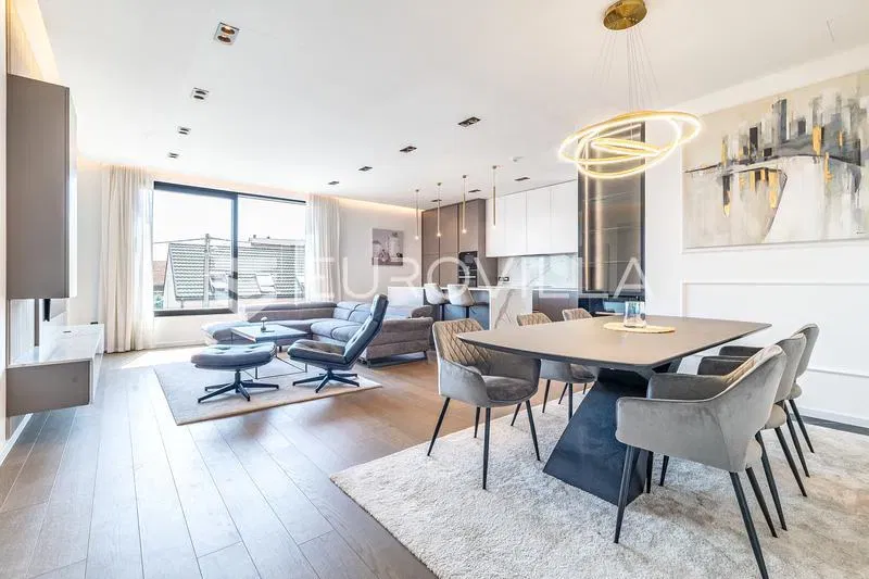 Zagreb, Maksimir, Luxuriously Furnished Four-Bedroom Apartment 150 m² – 2