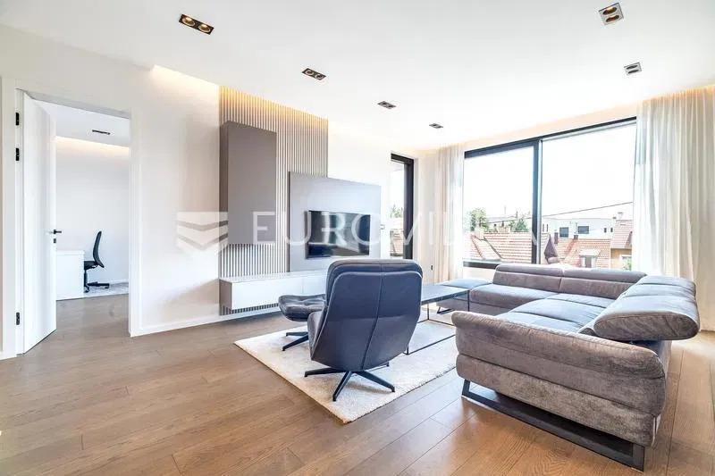 Zagreb, Maksimir, Luxuriously Furnished Four-Bedroom Apartment 150 m² – 3