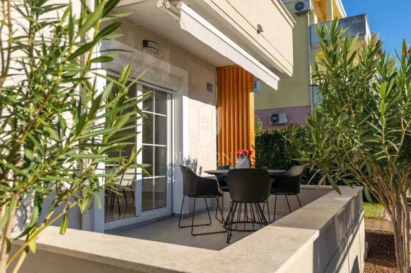 POREČ, DINTORNI, APPARTAMENTO CON GIARDINO A 2 MINUTI DAL MARE – 2