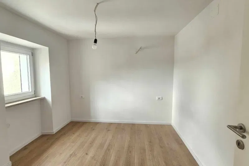 Renovated house with sea view in the center of Višnjan – 2