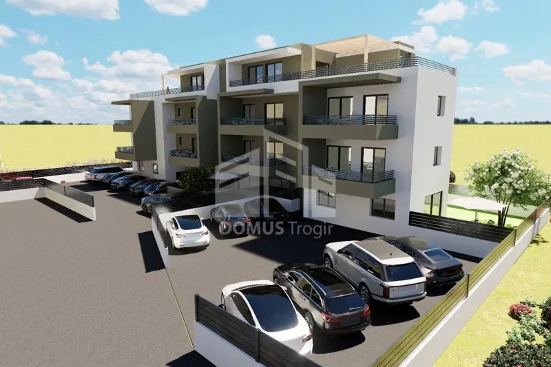TROGIR*** Two-bedroom ground-floor apartment with a garden – 3