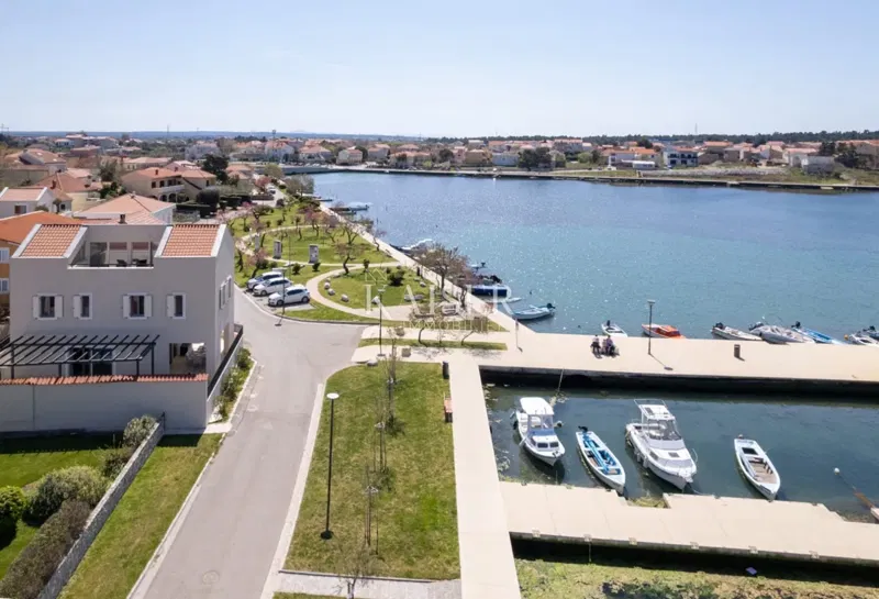 Zadar, Nin: Luxury Villa 1st row to the sea with heated pool – 3