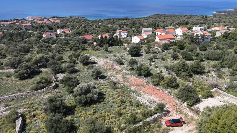 Jakišnica - građevinsko zemljište 555m2