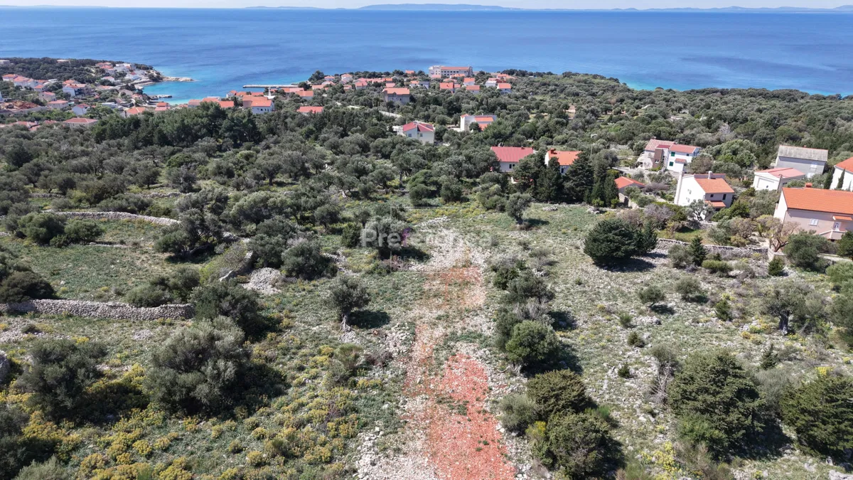 Jakišnica - građevinsko zemljište 736m2