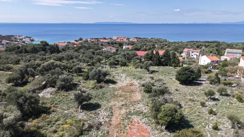 Jakišnica - građevinsko zemljište 1116m2