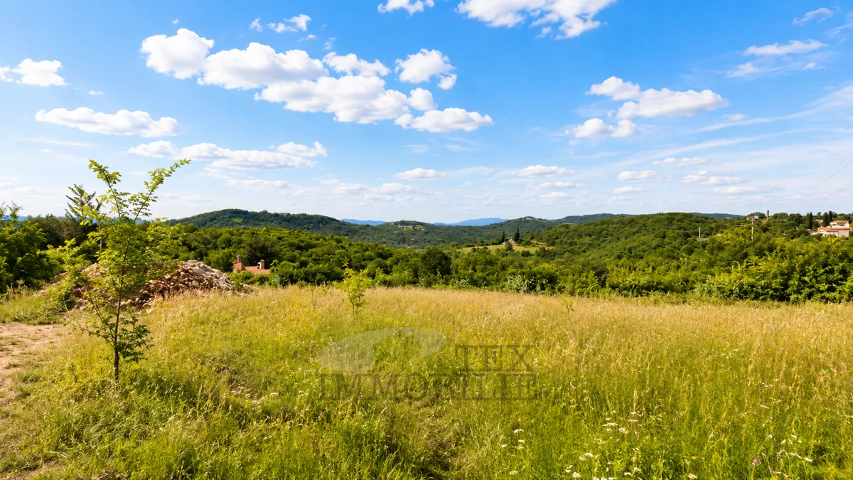 Zemljište sa pogledom na Motovun