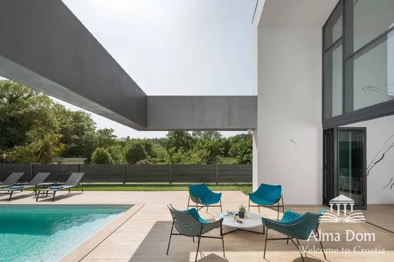 Beautiful house with swimming pool! – 3