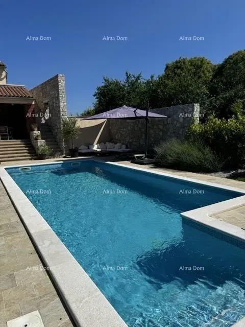 Mediterranes Haus mit Pool und Meerblick, Raša
