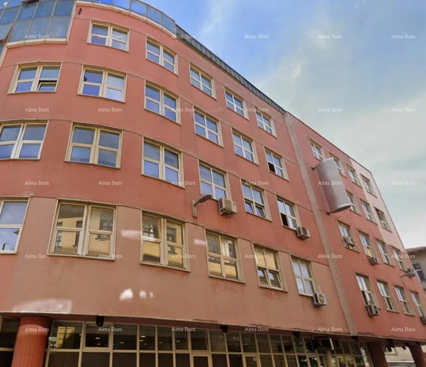 Vendita - spazio commerciale di 25m2, ottima posizione, Pola!