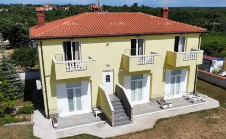 Umag. A beautiful house with six apartments. – 2