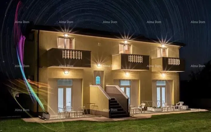Umag. A beautiful house with six apartments. – 3