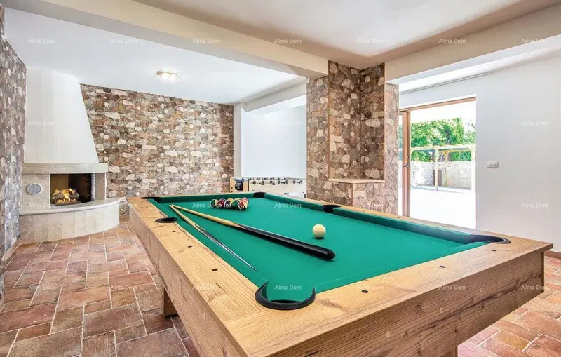 Premantura, Detached House with 5 Bedrooms. Close to the Sea. – 2