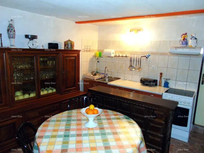 Spacious house in Marčana with three floors and a garden for sale. – 3