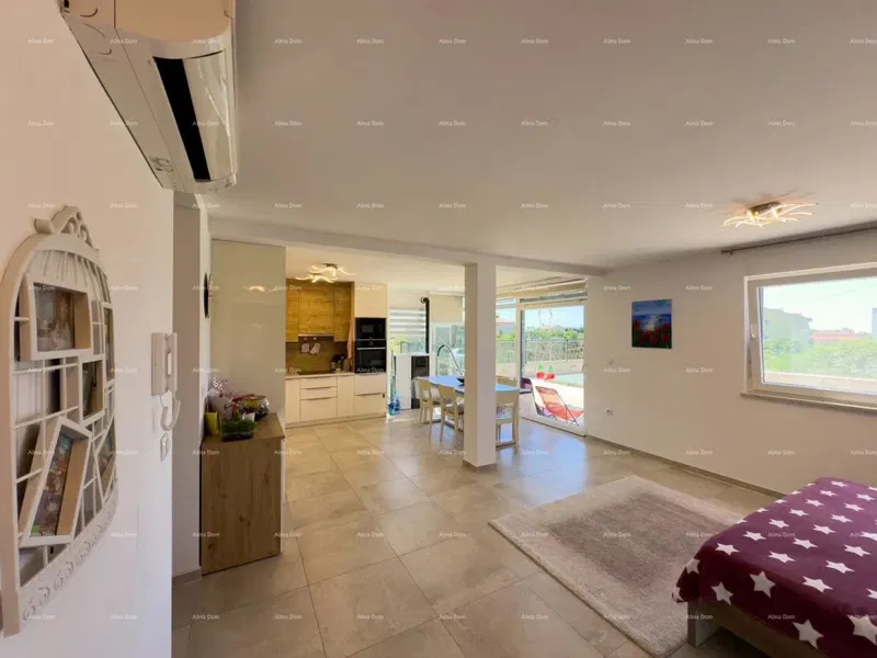 We are selling an apartment on the ground floor with its own pool. Medulin Vrčevan – 2
