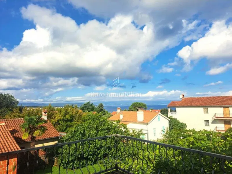 Casa familiare con garage in ottima posizione a Malinska – 2