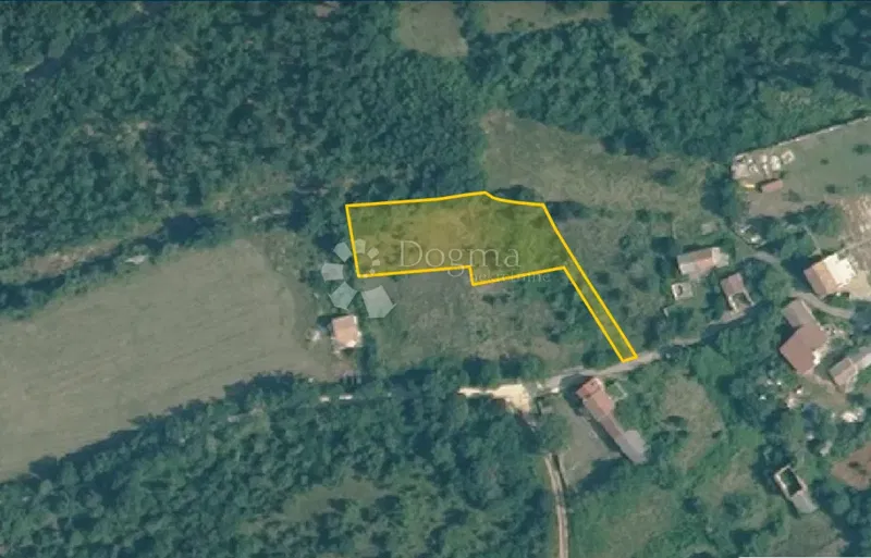 PRILIKA! Građevinsko s dozvolom i pristupnim putem 1556m