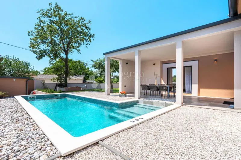 Modern single-storey house with swimming pool and complete privacy New construction ready to move in – 2
