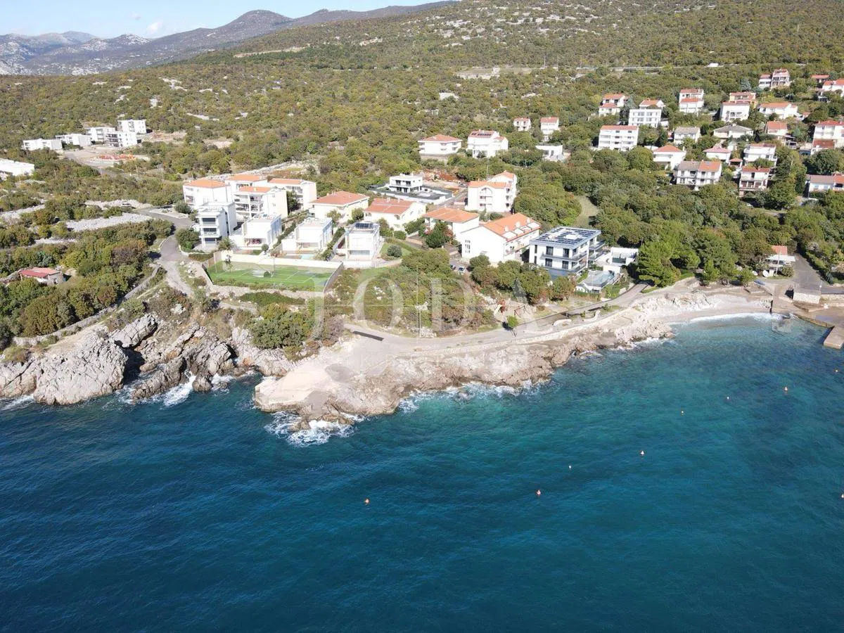 Smokvica Krmpotska terreno edificabile a 40 metri dal mare