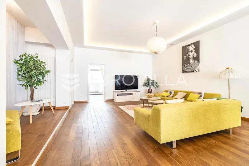 Lower town, Kneza Borne, luxury three bedroom apartment 150 m² – 2