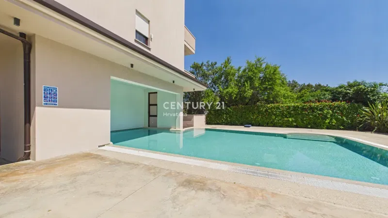 MEDULIN – PREMANTURA, APPARTAMENTO SOLEGGIATO CON VISTA SUL MARE E SUL VERDE, PISCINA A DISPOSIZIONE – 2