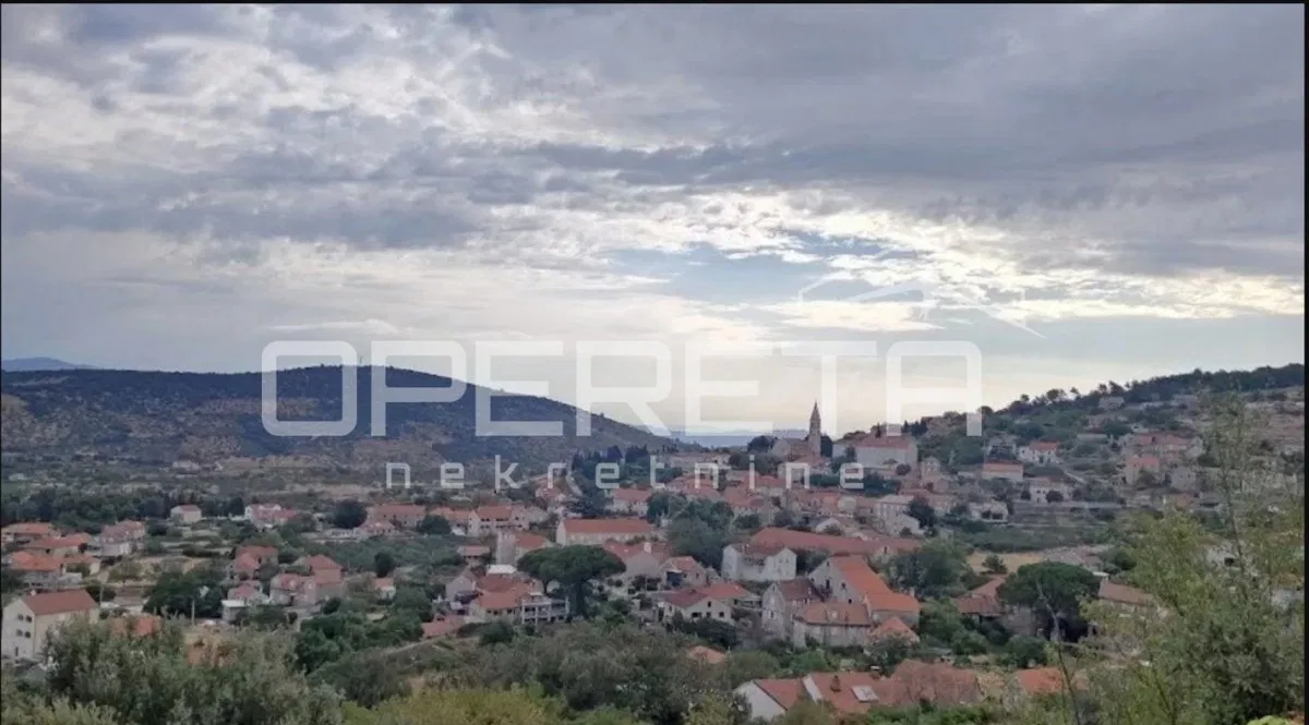 Nerežića, interessante terreno in vendita