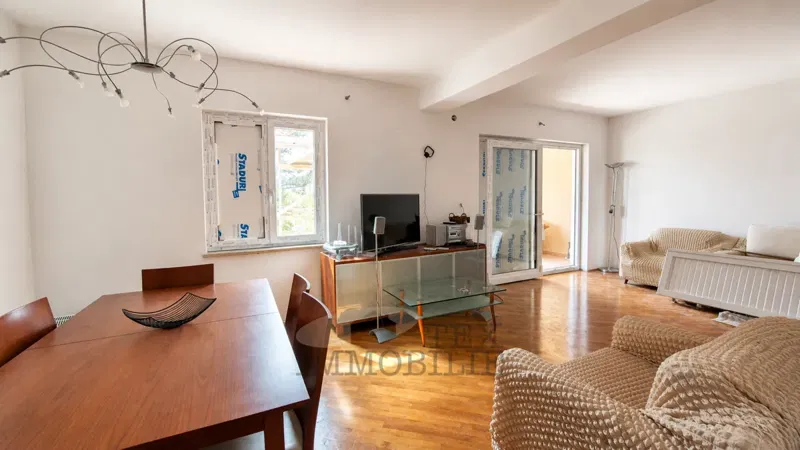 Appartamento con vista mare in una delle posizioni più ambite di Parenzo – 3